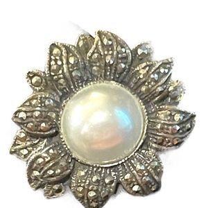 Vintage large Fresh water pearl FLOWER  Marcasite sterling silver 925 ring
